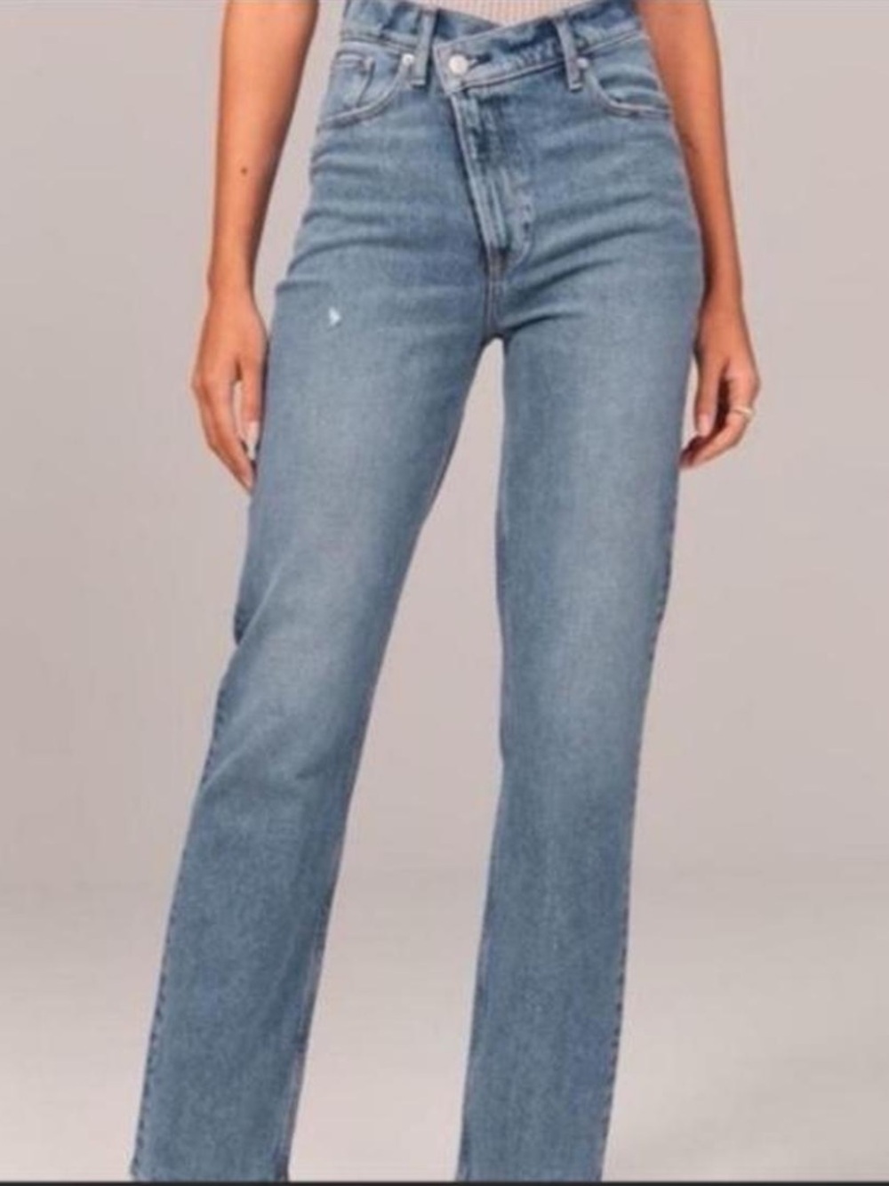 Abercrombie & Fitch The 90’s Straight Ultra High Rise Jeans